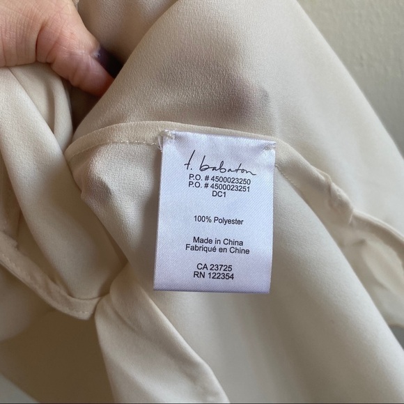 aritzia Babaton Key Slit Cream Sleeveless Blouse - Picture 3 of 4